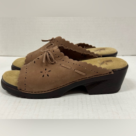 Women’s White Mountain clog style slip on sandals new size 9W - Picture 4 of 9